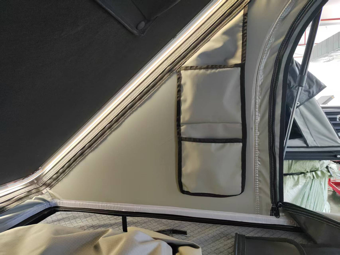 Aluminum Hard-shell Wildwood Series Roof Tent