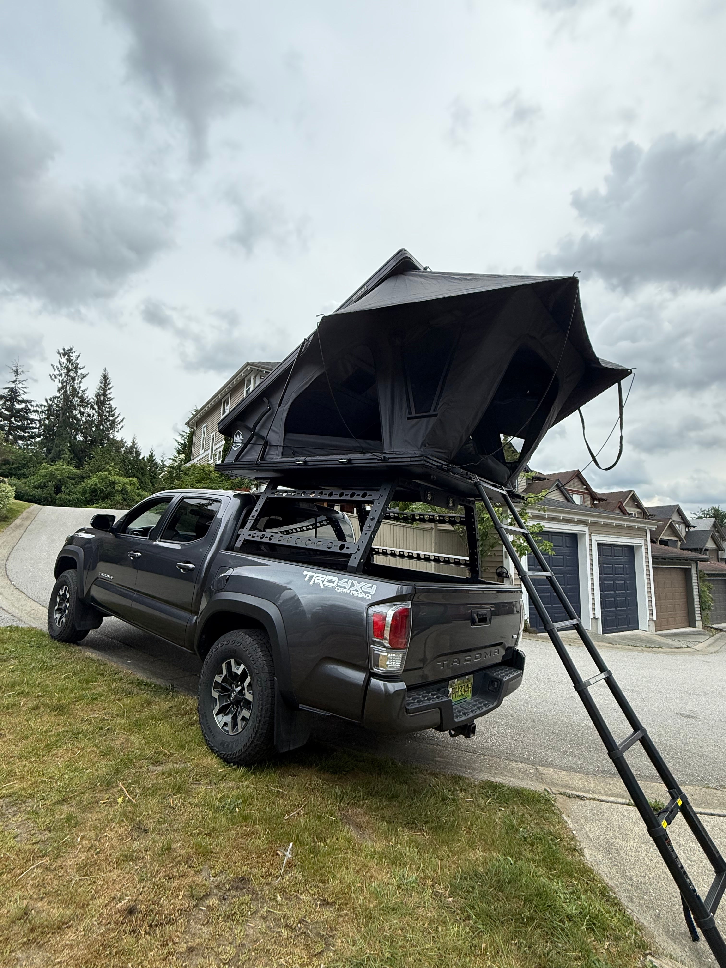 Trapper XL-Alumnium Hardshell Roof Top Tent