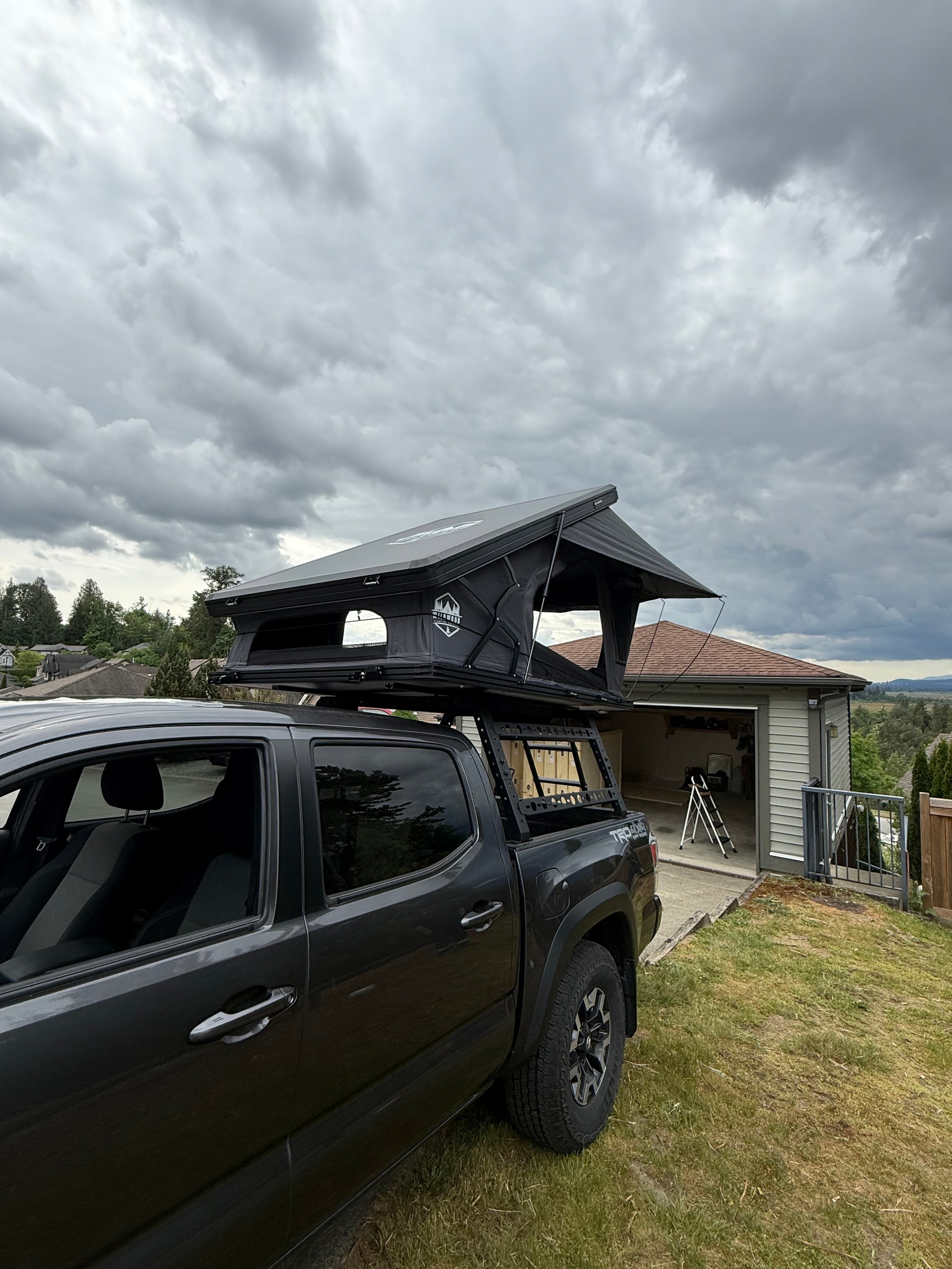 Trapper XL-Alumnium Hardshell Roof Top Tent